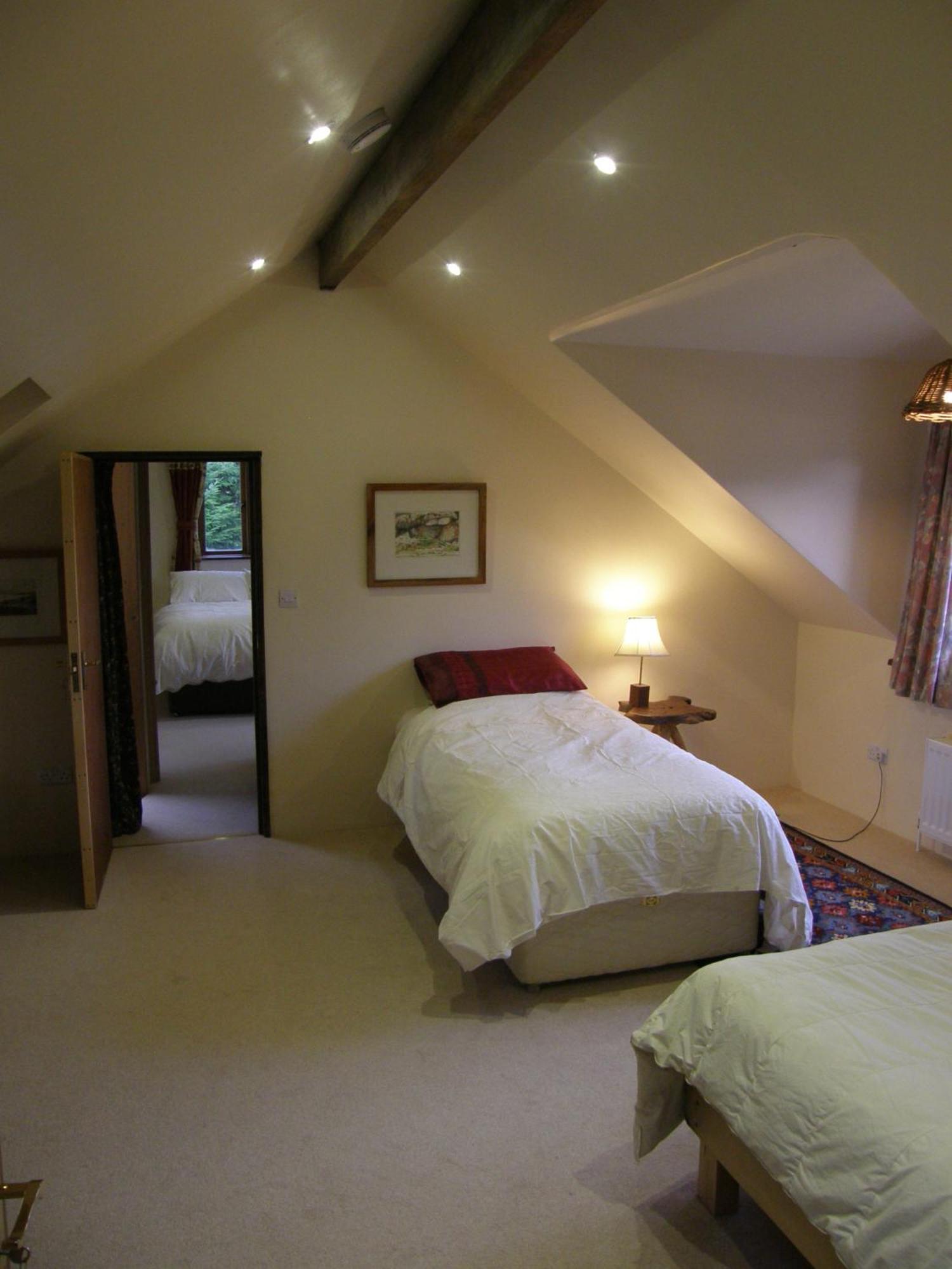 Hotel Sunrise House Inverfarigaig Esterno foto